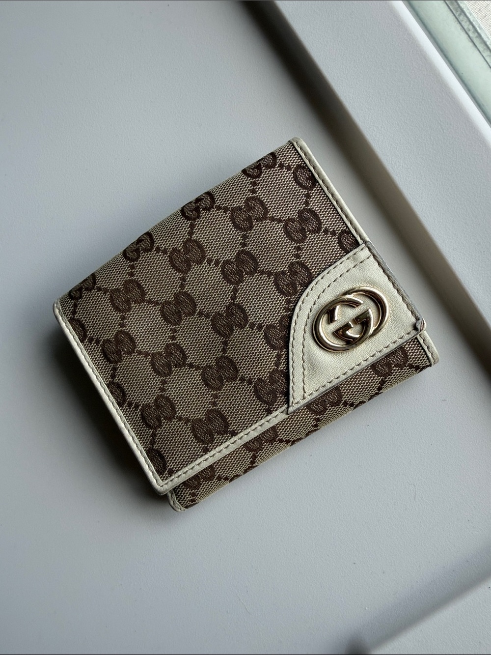 Gucci Brown Monogram Card Holder with Cream Trim and Gold Logo